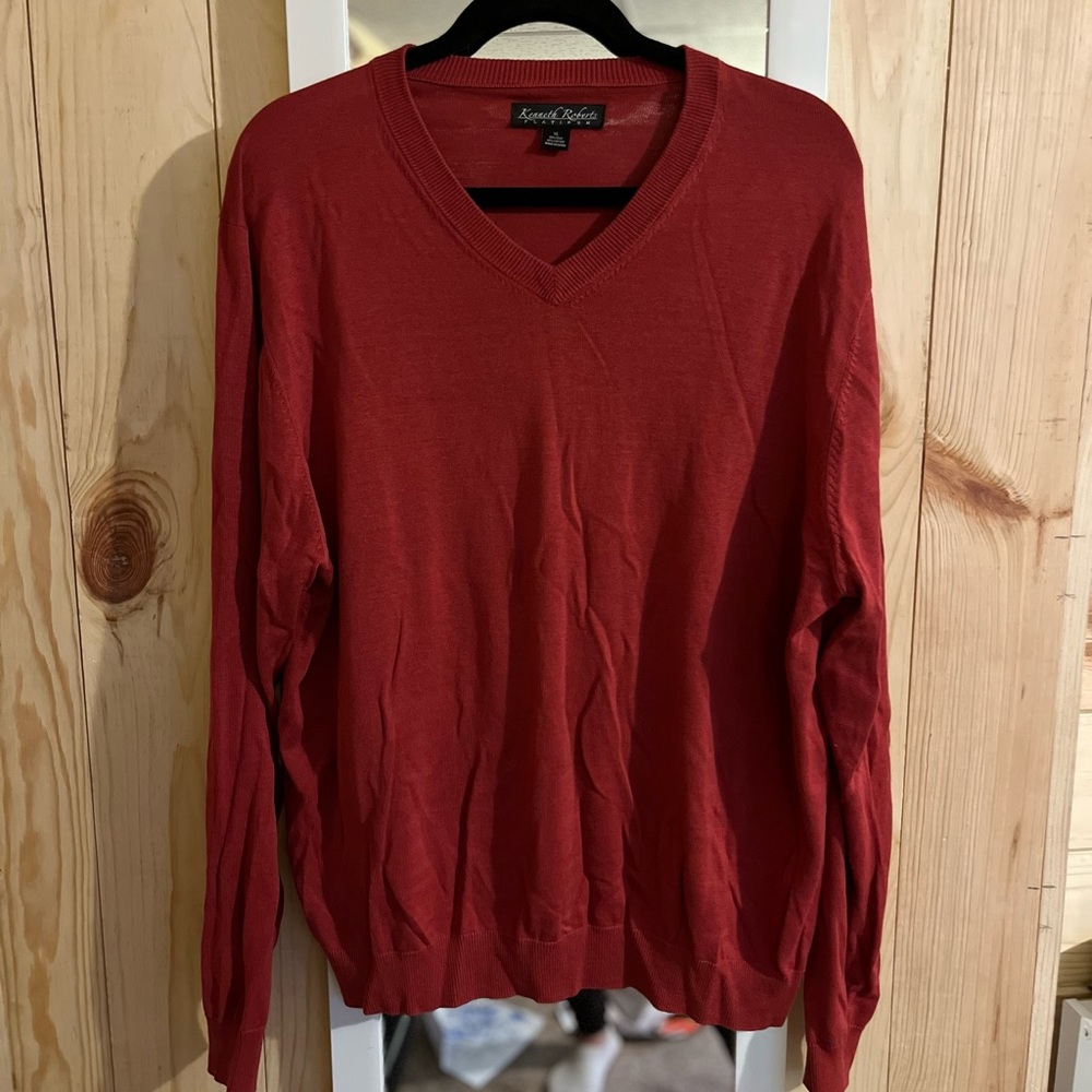 Kenneth Roberts Platinum 70% Silk 30% Cotton V-Neck Rust